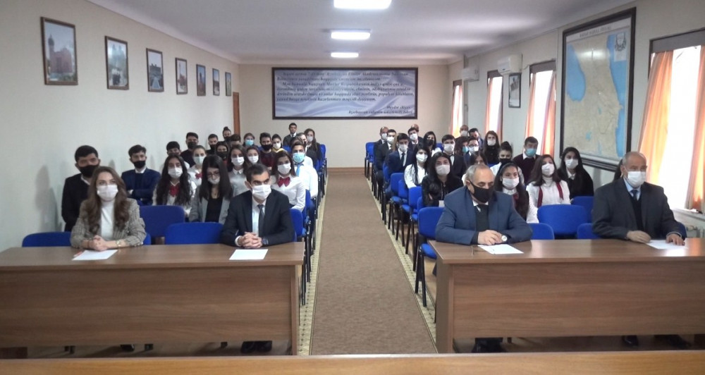 Akademik İsmayıl Hacıyevin yeni  kitabı tələbələrə təqdim olunub  <font color=red> - FOTOLAR</font>