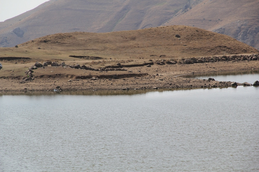 Naxçıvanda aşkar olunan yeni Neolit abidəsi xüsusi əhəmiyyəti ilə seçilir<font color=red> - FOTOLAR</font>