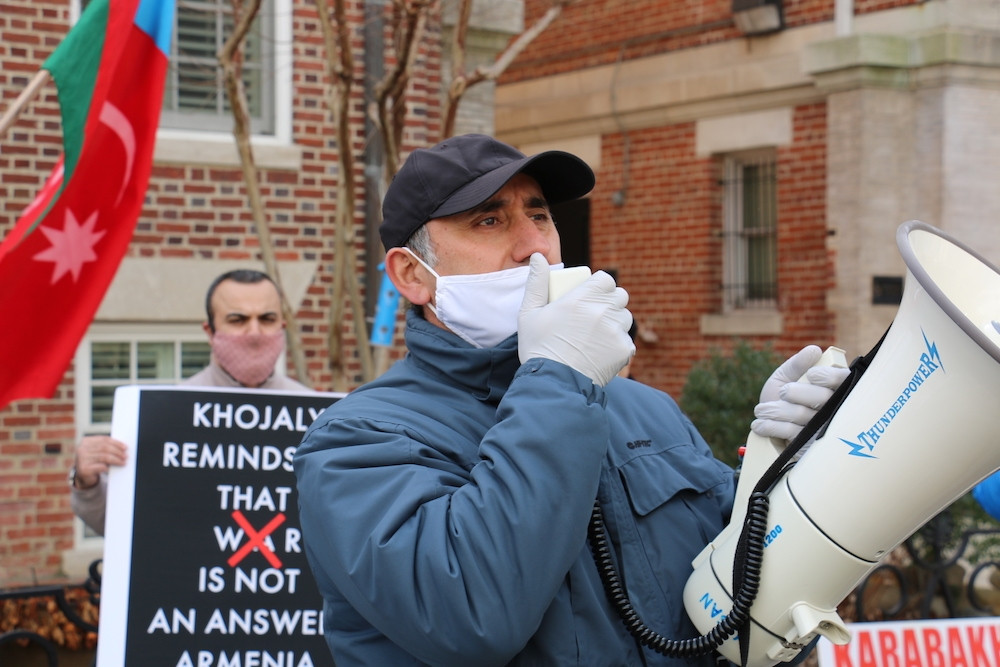 Xocalı soyqırımının 29-cu ildönümü ilə əlaqədar Ermənistanın Vaşinqtondakı səfirliyi qarşısında etiraz aksiyası keçirilib<font color=red> - FOTOLAR</font>