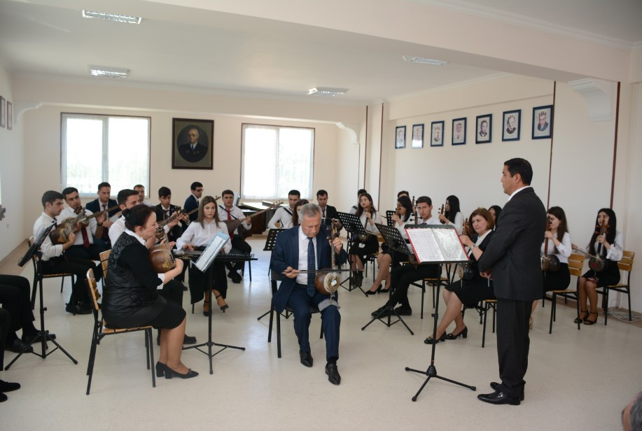  “Xalq Çalğı Alətləri” kafedrasının hesabat konserti tamaşaçılara xoş ovqat bəxş edib <font color=red> - FOTOLAR</font>