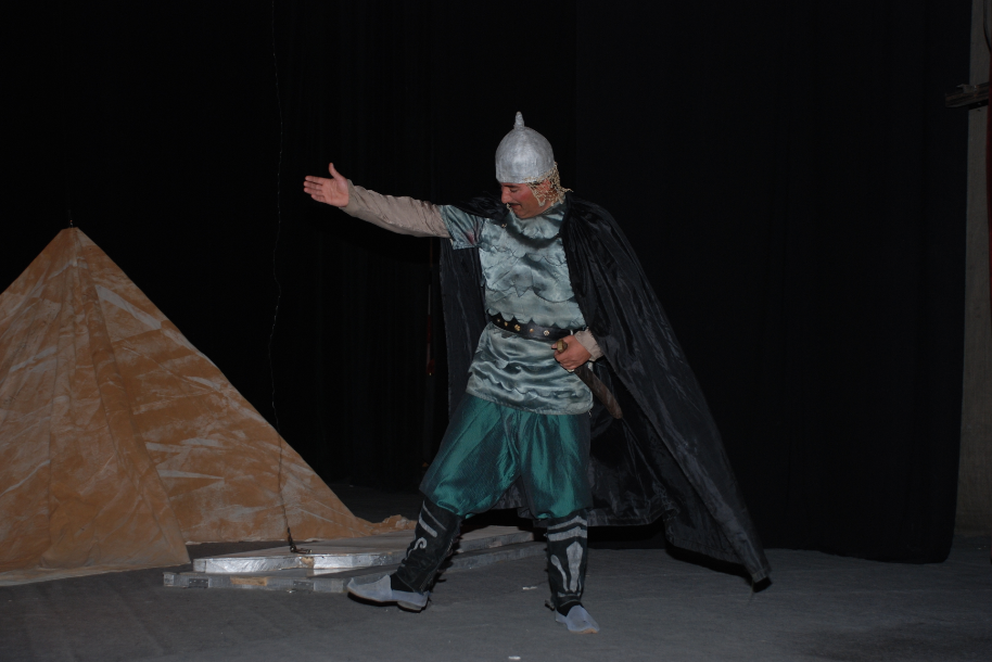Teatrı məbəd sayan aktyor: Cəbrayıl Nəbiyev - 60<font color=red> - FOTOLAR</font>