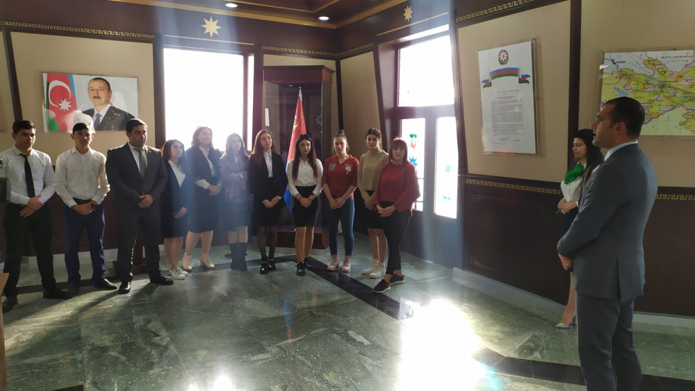 Gənclərin Bayraq Muzeyinə ekskursiyası təşkil olunub<font color=red> - FOTOLAR</font>