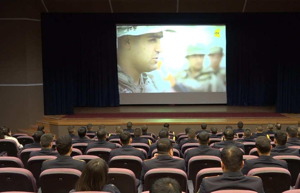 “Görünməyən qəhrəmanlar - 27 sentyabr” sənədli filmi nümayiş olunub<font color=red> - FOTOLAR</font>