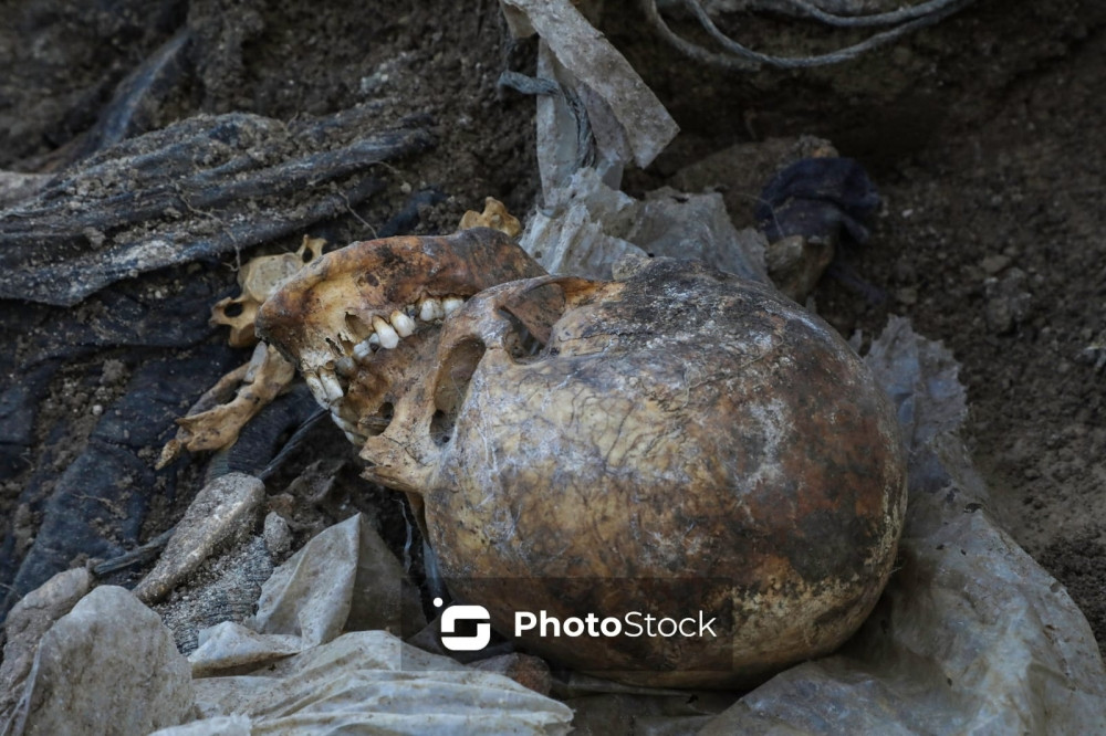 Hikmət Hacıyev: Edilli kəndi azərbaycanlı əsirlər üçün işgəncə düşərgəsi kimi istifadə edilib<font color=red> - FOTOLAR</font>