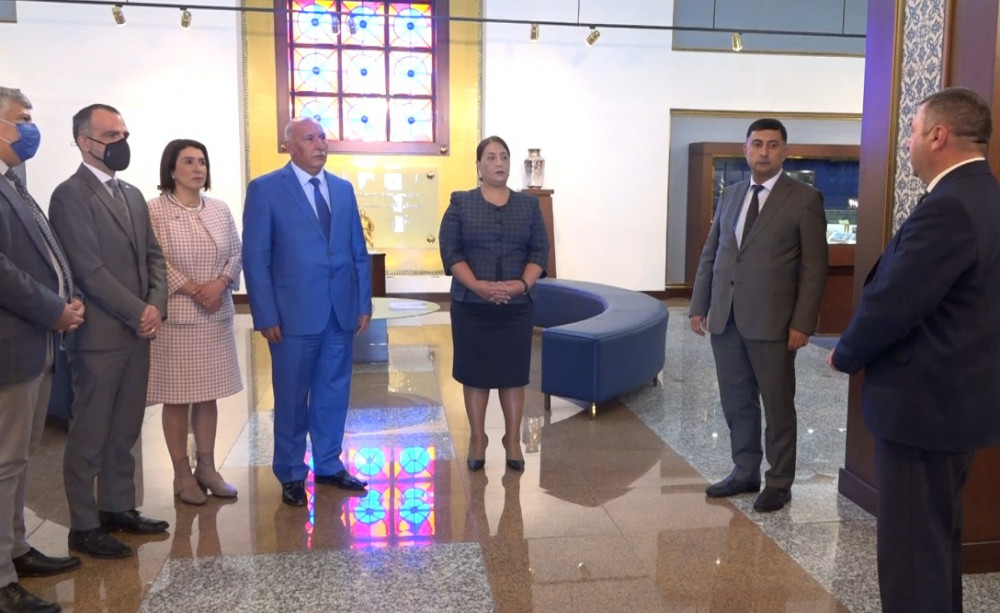 “Ailə rifahı naminə qadınları maarifləndirək” layihəsinin açılış konfransı olub<font color=red> - FOTOLAR</font>