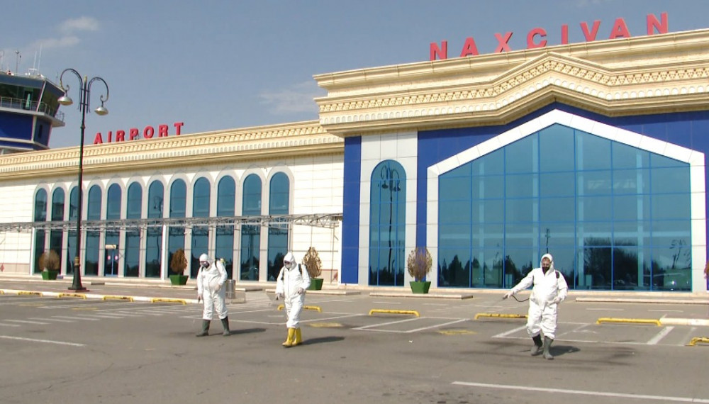 Naxçıvanda təlim-tədris müəssisələri dezinfekisya olunub<font color=red> - FOTOLAR</font>