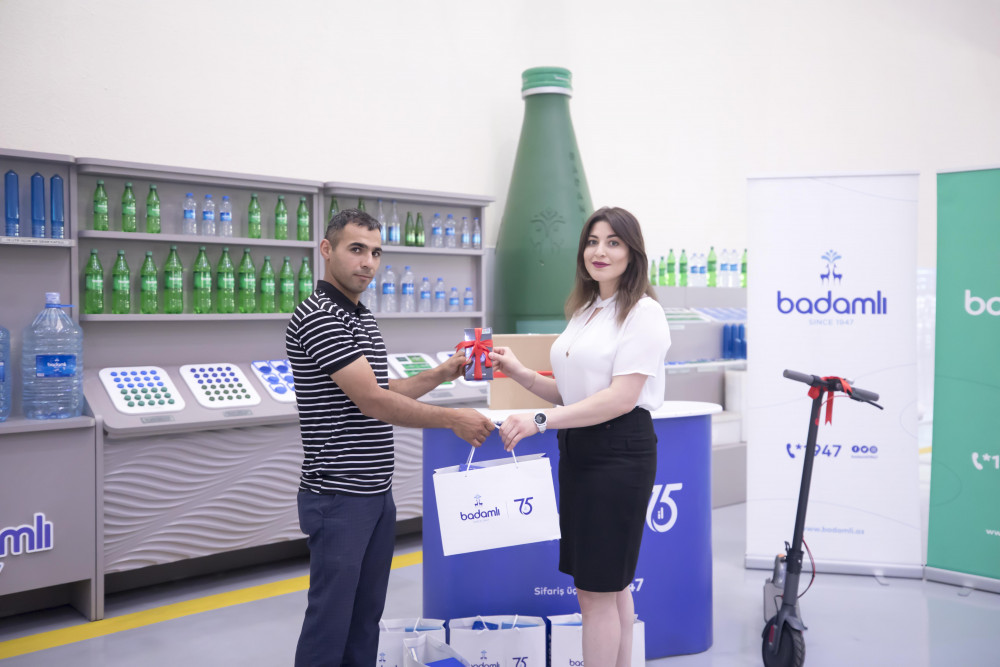 "Badamlı 75" lotereyasının 2-ci tirajının qaliblərinə hədiyyələr təqdim edilib<font color=red> - FOTOLAR</font>