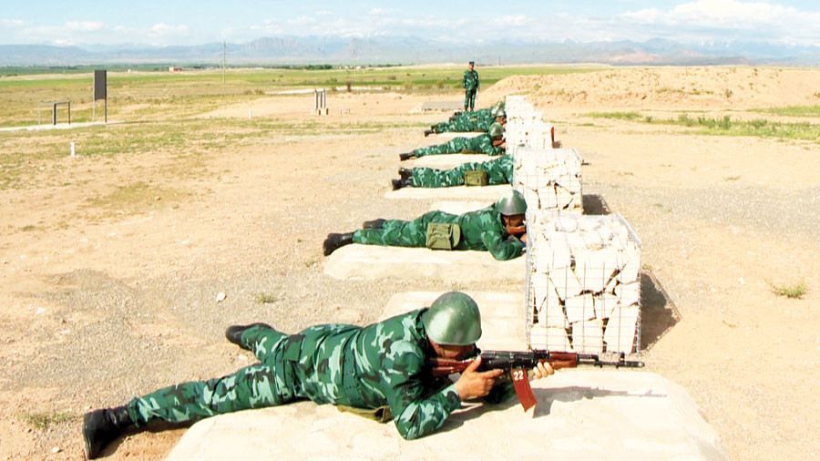 Muxtar respublika sərhədləri etibarlı müdafiə edilir<font color=red> - FOTOLAR</font>