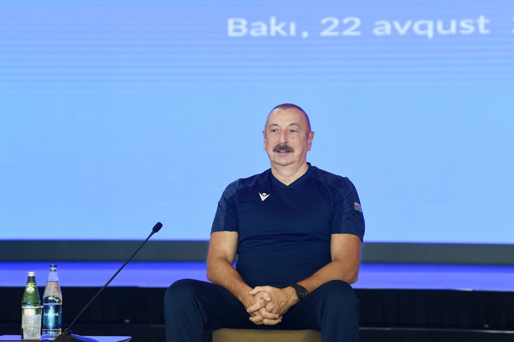 Prezident İlham Əliyev və birinci xanım Mehriban Əliyeva V İslam Həmrəyliyi Oyunlarında nəticə əldə etmiş idmançılarla görüşüblər<font color='red'> - YENİLƏNİB 2</font><font color=red> - FOTOLAR</font>