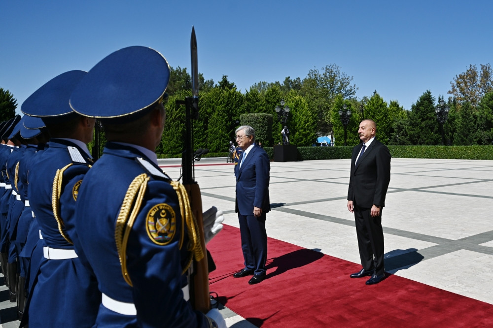 Qazaxıstan Prezidentinin rəsmi qarşılanma mərasimi olub<font color=red> - FOTOLAR</font>