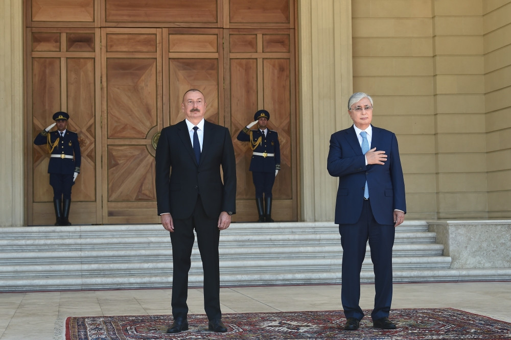 Qazaxıstan Prezidentinin rəsmi qarşılanma mərasimi olub<font color=red> - FOTOLAR</font>