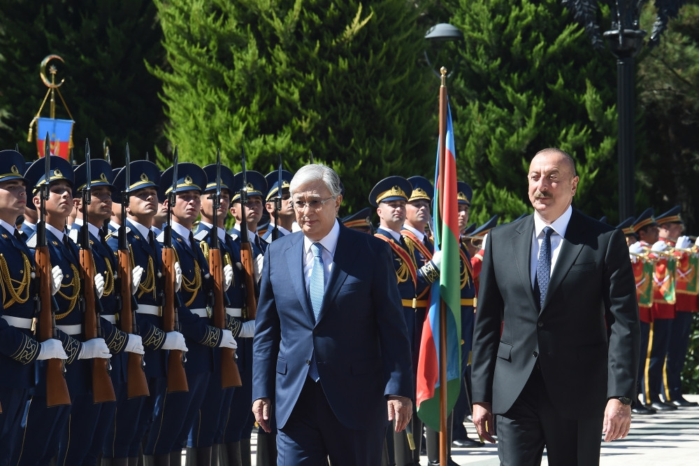 Qazaxıstan Prezidentinin rəsmi qarşılanma mərasimi olub<font color=red> - FOTOLAR</font>
