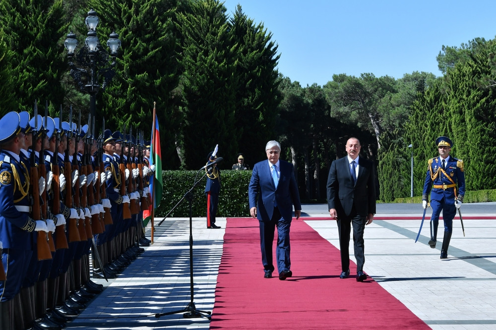 Qazaxıstan Prezidentinin rəsmi qarşılanma mərasimi olub<font color=red> - FOTOLAR</font>