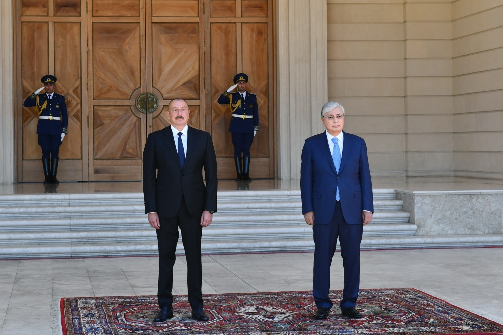 Qazaxıstan Prezidentinin rəsmi qarşılanma mərasimi olub<font color=red> - FOTOLAR</font>