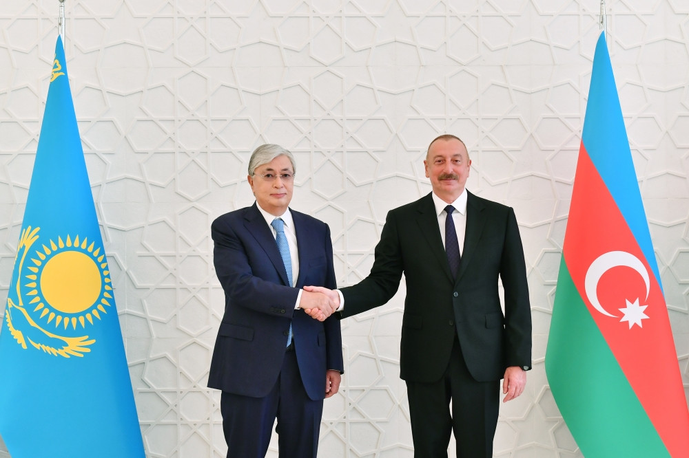 Qazaxıstan Prezidentinin rəsmi qarşılanma mərasimi olub<font color=red> - FOTOLAR</font>
