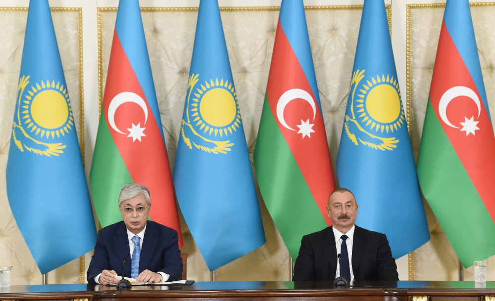 Azərbaycan və Qazaxıstan prezidentləri mətbuata bəyanatlarla çıxış ediblər<font color='red'> - YENİLƏNİB</font><font color=red> - FOTOLAR</font>