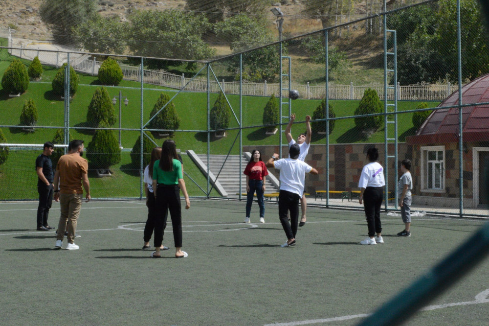 Gənclərin "yay məktəbi"nin növbəti mərhələsi keçirilir<font color=red> - FOTOLAR</font>