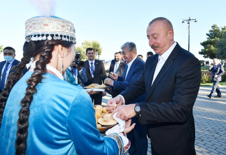Azərbaycan və Qazaxıstan prezidentləri Dənizkənarı Milli Parkda qurulmuş “Qazax yurtası” ilə tanış olublar <font color='red'> - YENİLƏNİB</font><font color=red> - FOTOLAR</font>