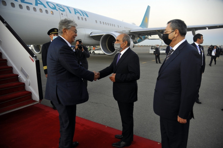 Qazaxıstan Prezidenti Kasım-Jomart Tokayevin Azərbaycana rəsmi səfəri başa çatıb<font color=red> - FOTOLAR</font>