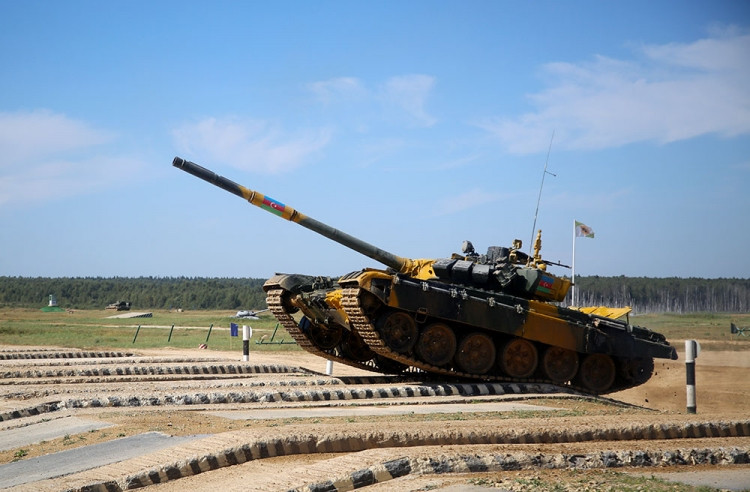 “Tank biatlonu” müsabiqəsinin yarımfinal mərhələsi keçirilib<font color=red> - FOTOLAR</font>