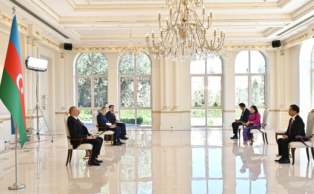 Prezident İlham Əliyev Tailandın Azərbaycanda yeni təyin olunan səfirinin etimadnaməsini qəbul edib <font color='red'> - YENİLƏNİB</font><font color=red> - FOTOLAR</font>