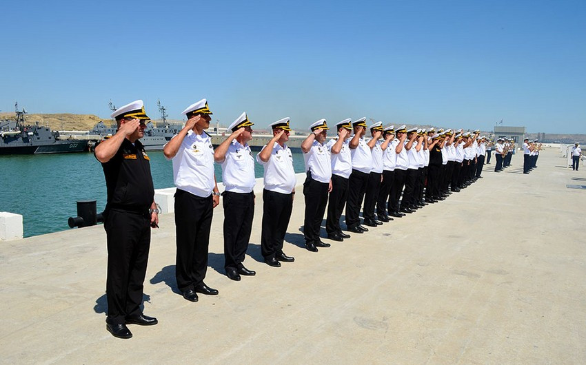 İran, Qazaxıstan və Rusiya hərbi gəmiləri Bakı limanını tərk edib<font color=red> - FOTOLAR</font>