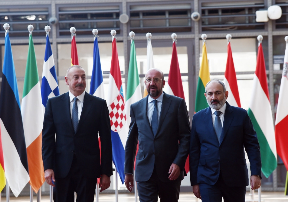 Brüsseldə Prezident İlham Əliyevin Avropa İttifaqı Şurasının Prezidenti Şarl Mişel və Ermənistanın baş naziri Nikol Paşinyan ilə görüşü keçirilib<font color='red'> - YENİLƏNİB</font><font color=red> - FOTOLAR</font>