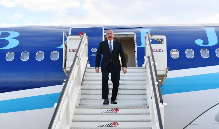 Azərbaycan Prezidenti İlham Əliyev İtaliyaya işgüzar səfərə gedib<font color=red> - FOTOLAR</font>