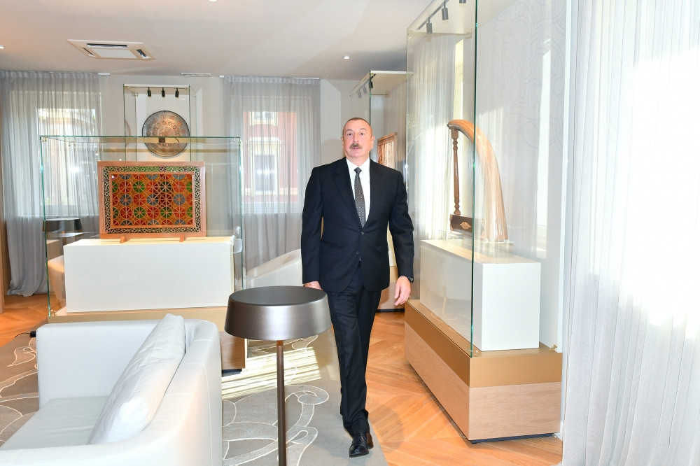 Azərbaycan Prezidenti İlham Əliyev Romada Azərbaycanın İtaliyadakı səfirliyinin yeni binasının açılışında iştirak edib<font color='red'> - YENİLƏNİB</font><font color=red> - FOTOLAR</font>