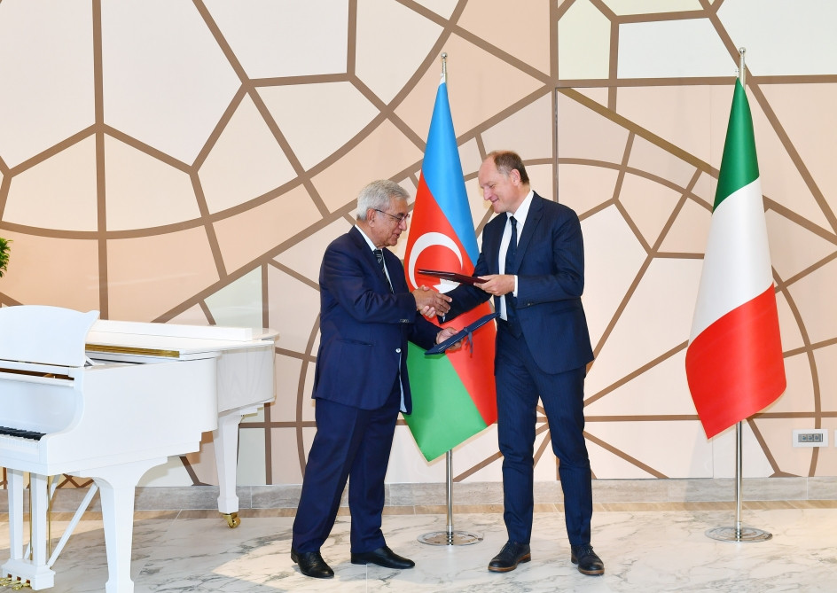 Prezident İlham Əliyev Romada İtaliya-Azərbaycan Universitetinin yaradılması ilə əlaqədar imzalanmış sənədlərin mübadiləsi mərasimində iştirak edib<font color='red'> - YENİLƏNİB</font><font color=red> - FOTOLAR</font>