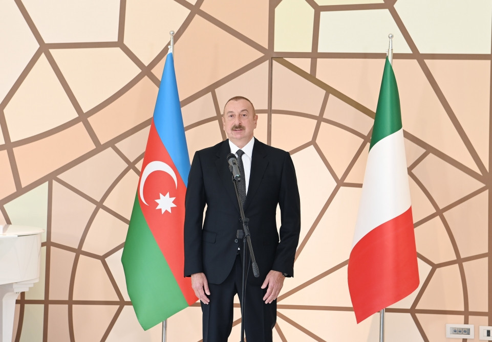 Prezident İlham Əliyev Romada İtaliya-Azərbaycan Universitetinin yaradılması ilə əlaqədar imzalanmış sənədlərin mübadiləsi mərasimində iştirak edib<font color='red'> - YENİLƏNİB</font><font color=red> - FOTOLAR</font>