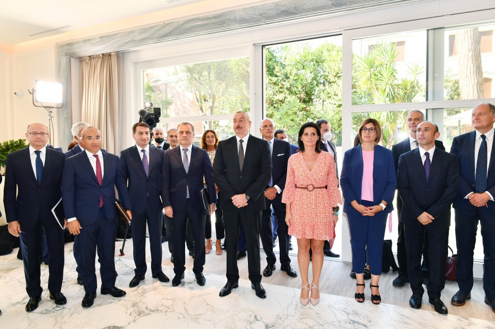 Prezident İlham Əliyev Romada İtaliya-Azərbaycan Universitetinin yaradılması ilə əlaqədar imzalanmış sənədlərin mübadiləsi mərasimində iştirak edib<font color='red'> - YENİLƏNİB</font><font color=red> - FOTOLAR</font>