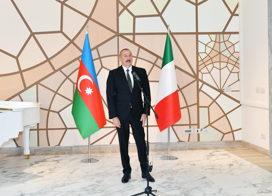 Prezident İlham Əliyev Romada İtaliya-Azərbaycan Universitetinin yaradılması ilə əlaqədar imzalanmış sənədlərin mübadiləsi mərasimində iştirak edib<font color='red'> - YENİLƏNİB</font><font color=red> - FOTOLAR</font>