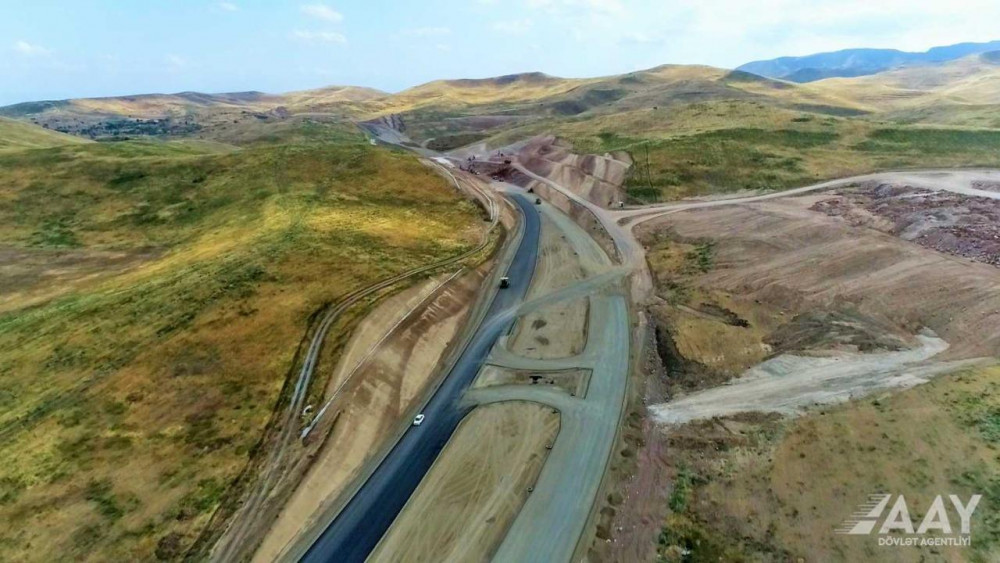 Füzuli-Hadrut avtomobil yolunun tikintisi son mərhələdə icra olunur<font color=red> - FOTOLAR</font>