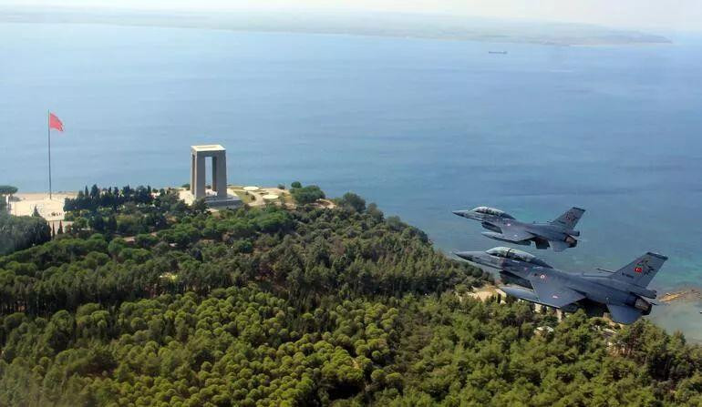 Türkiyənin müdafiə naziri Egey dənizinin şimalında “F-16” ilə uçuş edib<font color=red> - FOTOLAR</font>