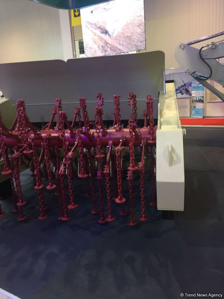 “ADEX” sərgisində Azərbaycanda hazırlanmış mina aşkarlayan robot nümayiş olunub<font color=red> - FOTOLAR</font>
