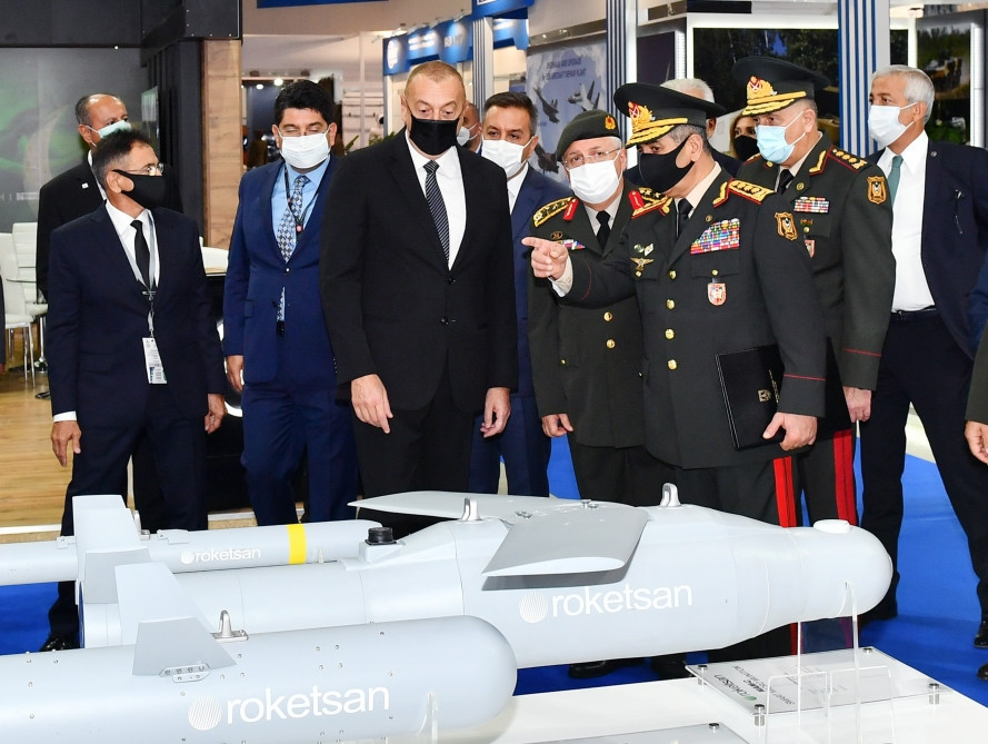Prezident İlham Əliyev 4-cü “ADEX” və 13-cü “Securex Caspian” sərgiləri ilə tanış olub<font color='red'> - YENİLƏNİB</font><font color=red> - FOTOLAR</font>