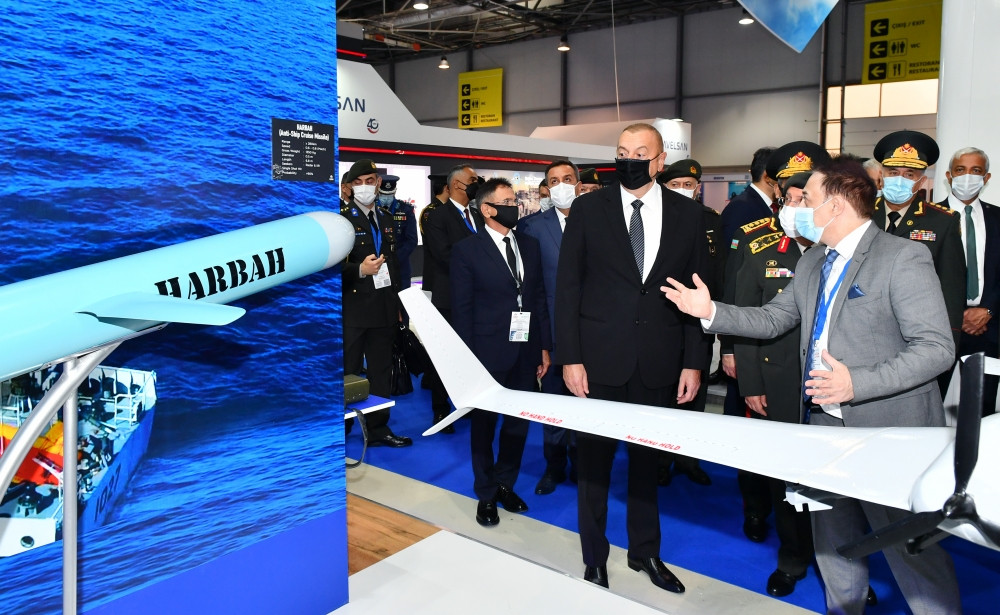 Prezident İlham Əliyev 4-cü “ADEX” və 13-cü “Securex Caspian” sərgiləri ilə tanış olub<font color='red'> - YENİLƏNİB</font><font color=red> - FOTOLAR</font>