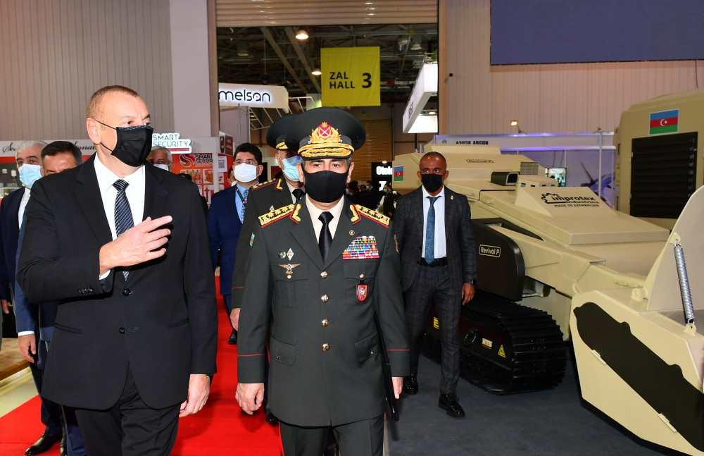 Prezident İlham Əliyev 4-cü “ADEX” və 13-cü “Securex Caspian” sərgiləri ilə tanış olub<font color='red'> - YENİLƏNİB</font><font color=red> - FOTOLAR</font>