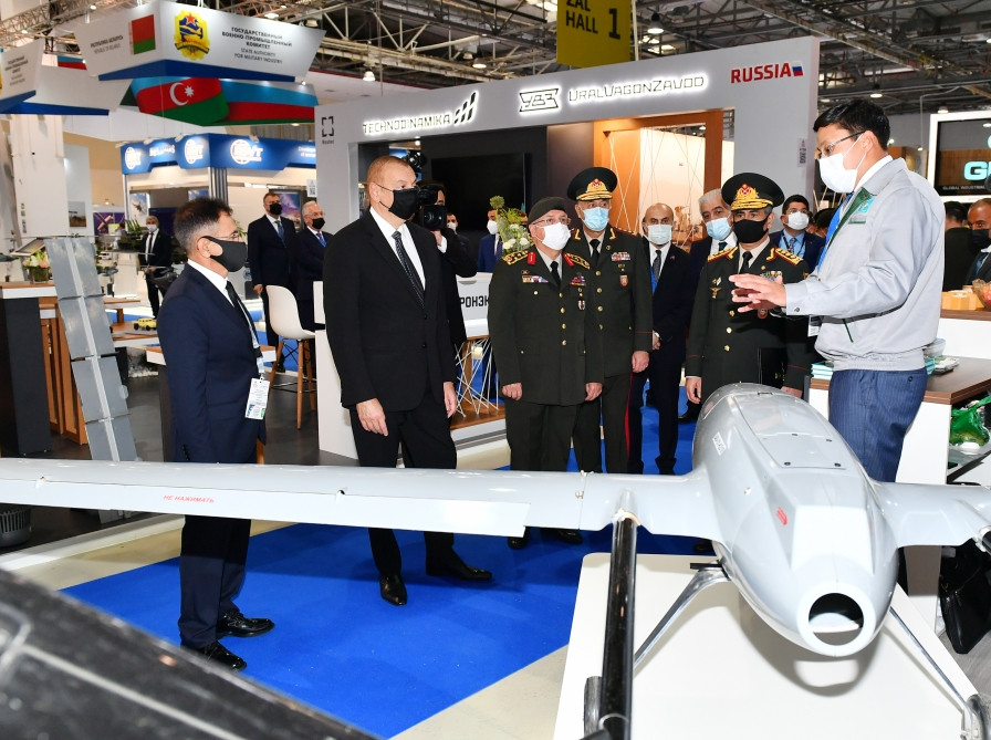 Prezident İlham Əliyev 4-cü “ADEX” və 13-cü “Securex Caspian” sərgiləri ilə tanış olub<font color='red'> - YENİLƏNİB</font><font color=red> - FOTOLAR</font>