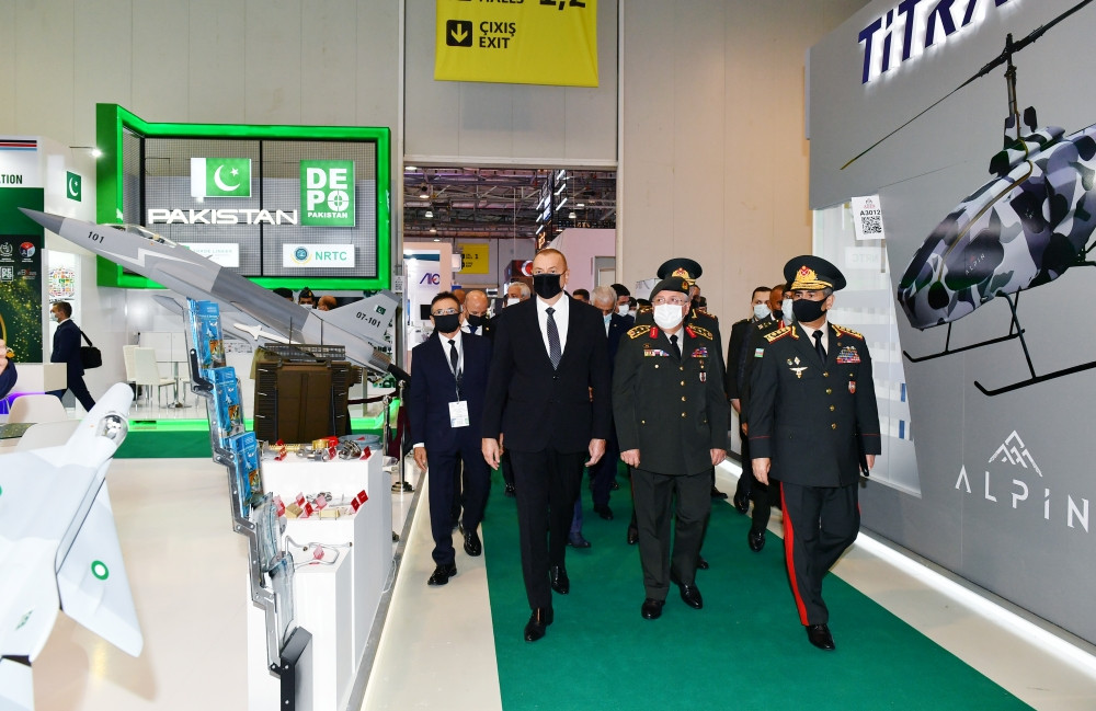 Prezident İlham Əliyev 4-cü “ADEX” və 13-cü “Securex Caspian” sərgiləri ilə tanış olub<font color='red'> - YENİLƏNİB</font><font color=red> - FOTOLAR</font>