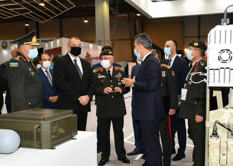 Prezident İlham Əliyev 4-cü “ADEX” və 13-cü “Securex Caspian” sərgiləri ilə tanış olub<font color='red'> - YENİLƏNİB</font><font color=red> - FOTOLAR</font>