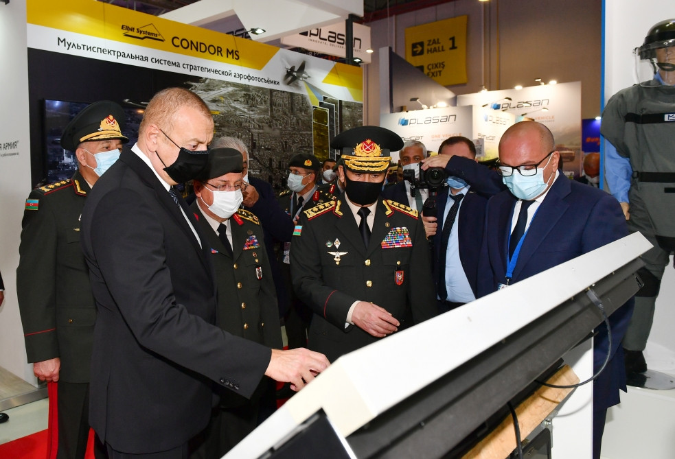 Prezident İlham Əliyev 4-cü “ADEX” və 13-cü “Securex Caspian” sərgiləri ilə tanış olub<font color='red'> - YENİLƏNİB</font><font color=red> - FOTOLAR</font>