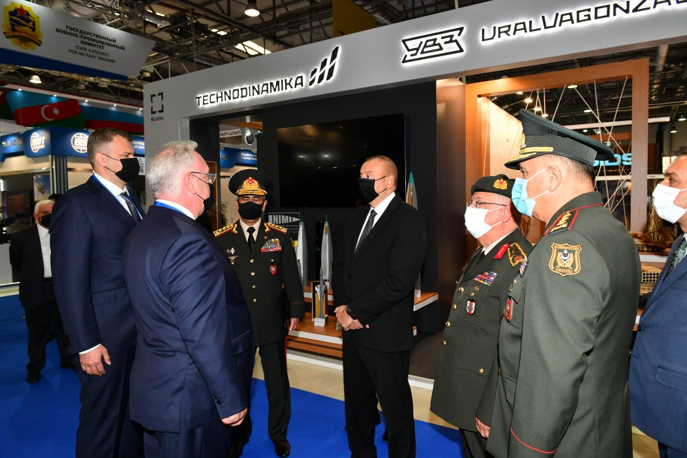 Prezident İlham Əliyev 4-cü “ADEX” və 13-cü “Securex Caspian” sərgiləri ilə tanış olub<font color='red'> - YENİLƏNİB</font><font color=red> - FOTOLAR</font>
