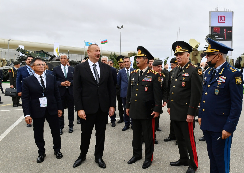 Prezident İlham Əliyev 4-cü “ADEX” və 13-cü “Securex Caspian” sərgiləri ilə tanış olub<font color='red'> - YENİLƏNİB</font><font color=red> - FOTOLAR</font>