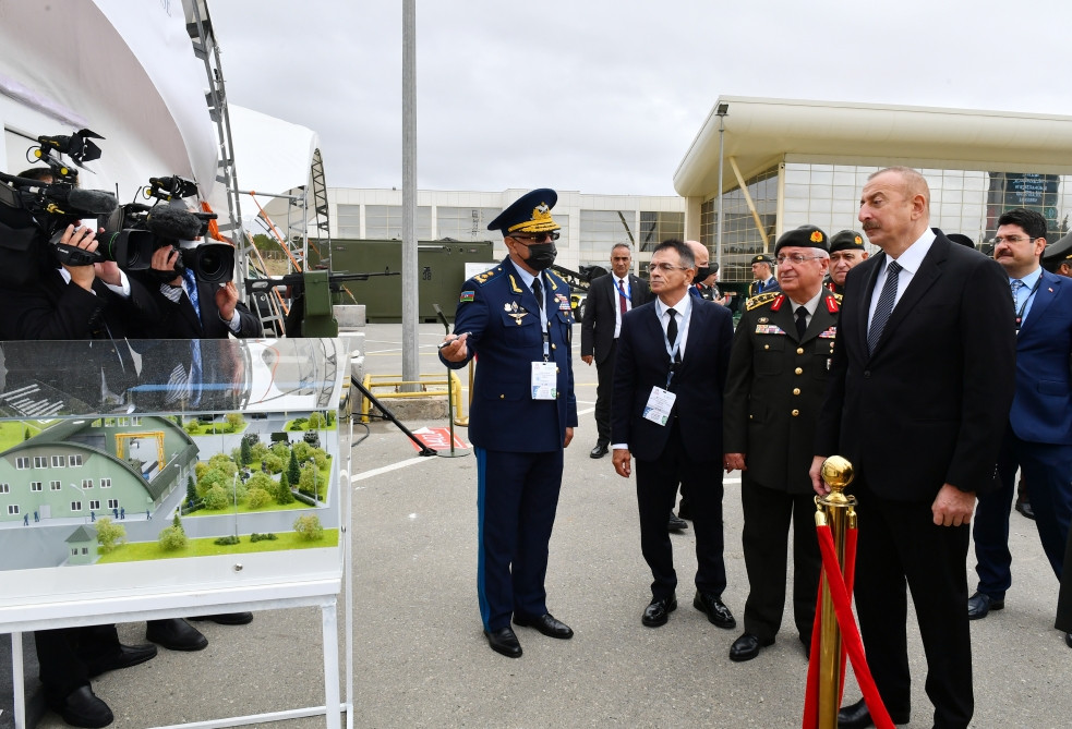 Prezident İlham Əliyev 4-cü “ADEX” və 13-cü “Securex Caspian” sərgiləri ilə tanış olub<font color='red'> - YENİLƏNİB</font><font color=red> - FOTOLAR</font>