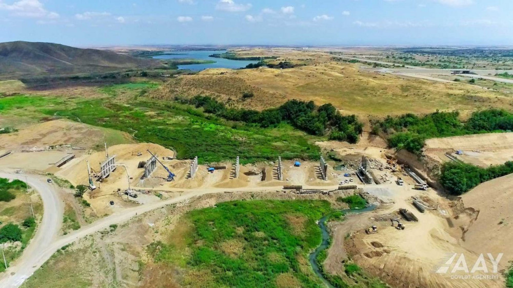 Ağdam-Füzuli yolunun inşası sürətlə davam edir<font color=red> - FOTOLAR</font>