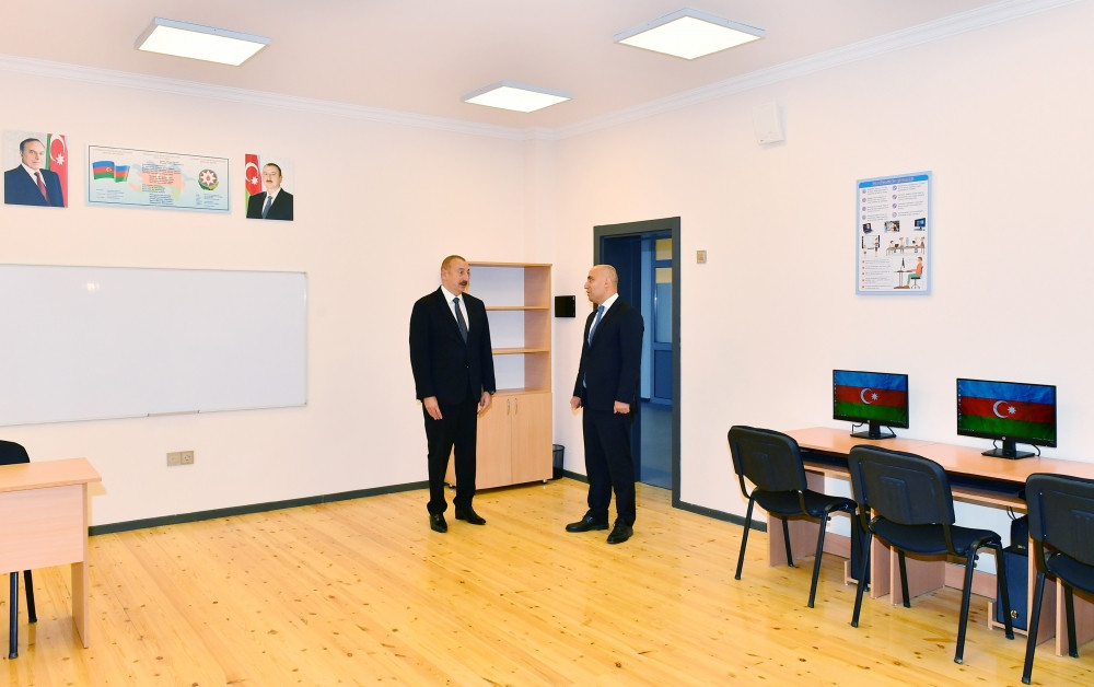 Prezident İlham Əliyev paytaxtın Binəqədi rayonunda yeni inşa olunan 335 nömrəli məktəbin açılışında iştirak edib<font color=red> - FOTOLAR</font>
