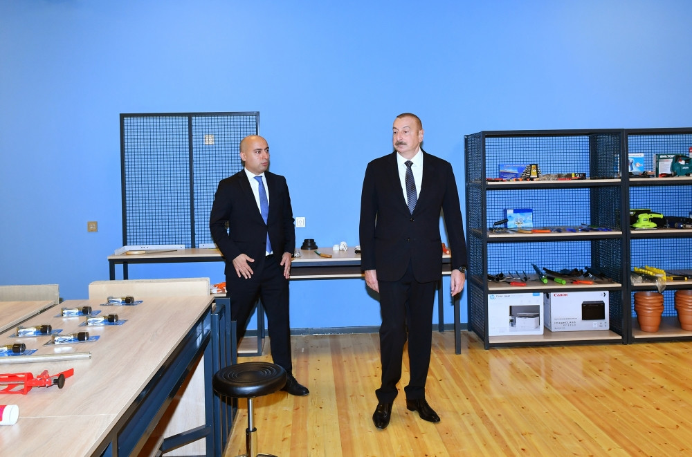 Prezident İlham Əliyev paytaxtın Binəqədi rayonunda yeni inşa olunan 335 nömrəli məktəbin açılışında iştirak edib<font color=red> - FOTOLAR</font>