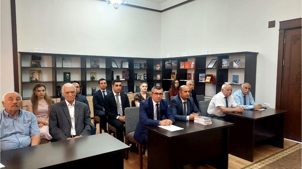 “Naxçıvan ədəbi  mühiti” mövzusunda tədbir keçirilib<font color=red> - FOTOLAR</font>